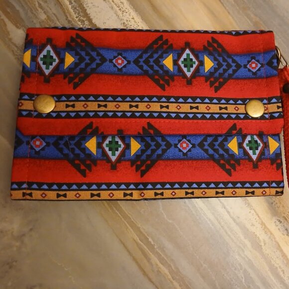 New Southwestern Clutch Wristlet Wallet Red Blue Geometric Trifold Zip Pouch - Picture 3 of 8
